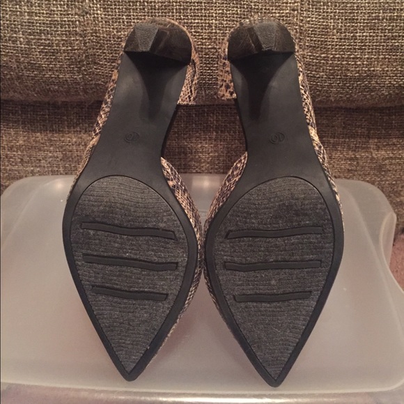 Snakeskin patterned heels - Picture 2 of 3